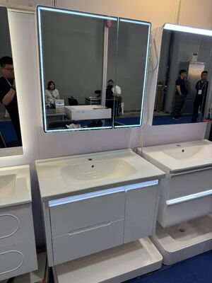 China Modern Square Bathroom Vanity with 15/18mm PVC Cabinet and Ceramic Basin supplier